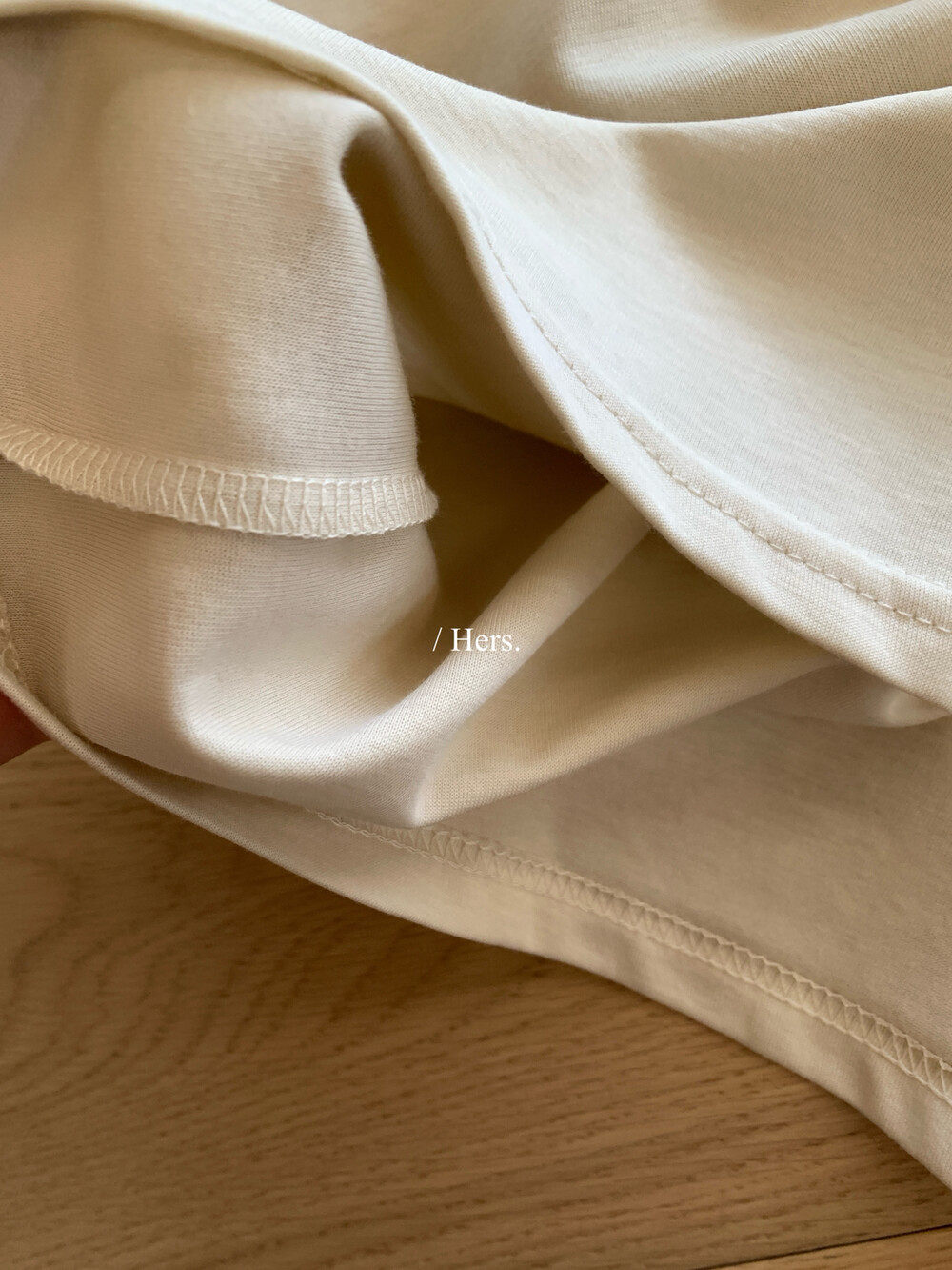 Áo thun nữ cổ tròn in họa tiết sô-cô-la hoạt hình, phong cách Hàn Quốc, form rộng suông — trắng ngà, màu xám, màu mơ chi tiết 15