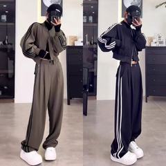 休闲时尚运动套装女秋冬季新款韩版宽松三条杠短外套阔腿裤两件套