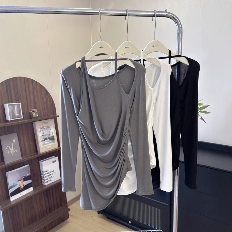 Stylish halter-neck long-sleeve T-shirt, autumn women's clothing, asymmetrical pleated sun-protective cover-up, gray fitted top 6112