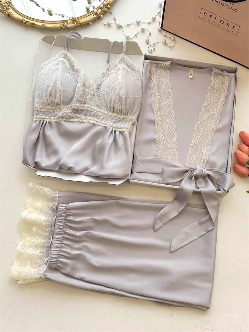 Damen Pyjama Set Aus Eisseide Mit Brustpolster Und Nachthemd_voghion.com