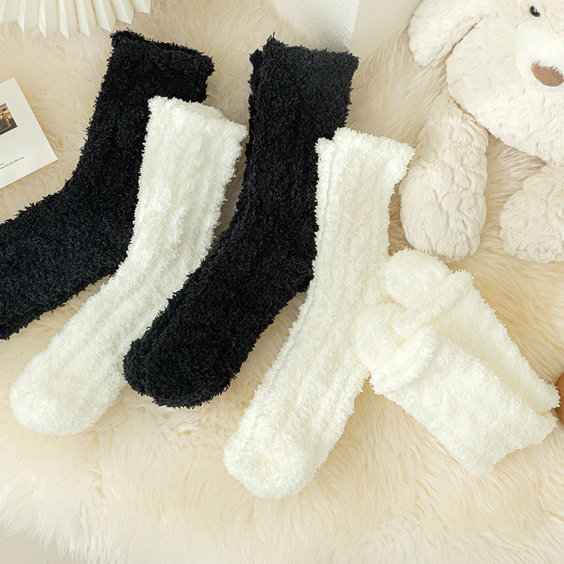 Coral velvet children's mid-calf home floor sleep postpartum socks autumn and winter extra warm thick warm black and white long socks