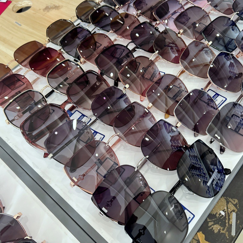 2026er Modell Metall-Nylon-Polarisierte Sonnenbrillen für Damen mit hochwertiger UV-Schutz und schmalem Gesichtseffekt, trendige Nylon-Sonnenbrillen