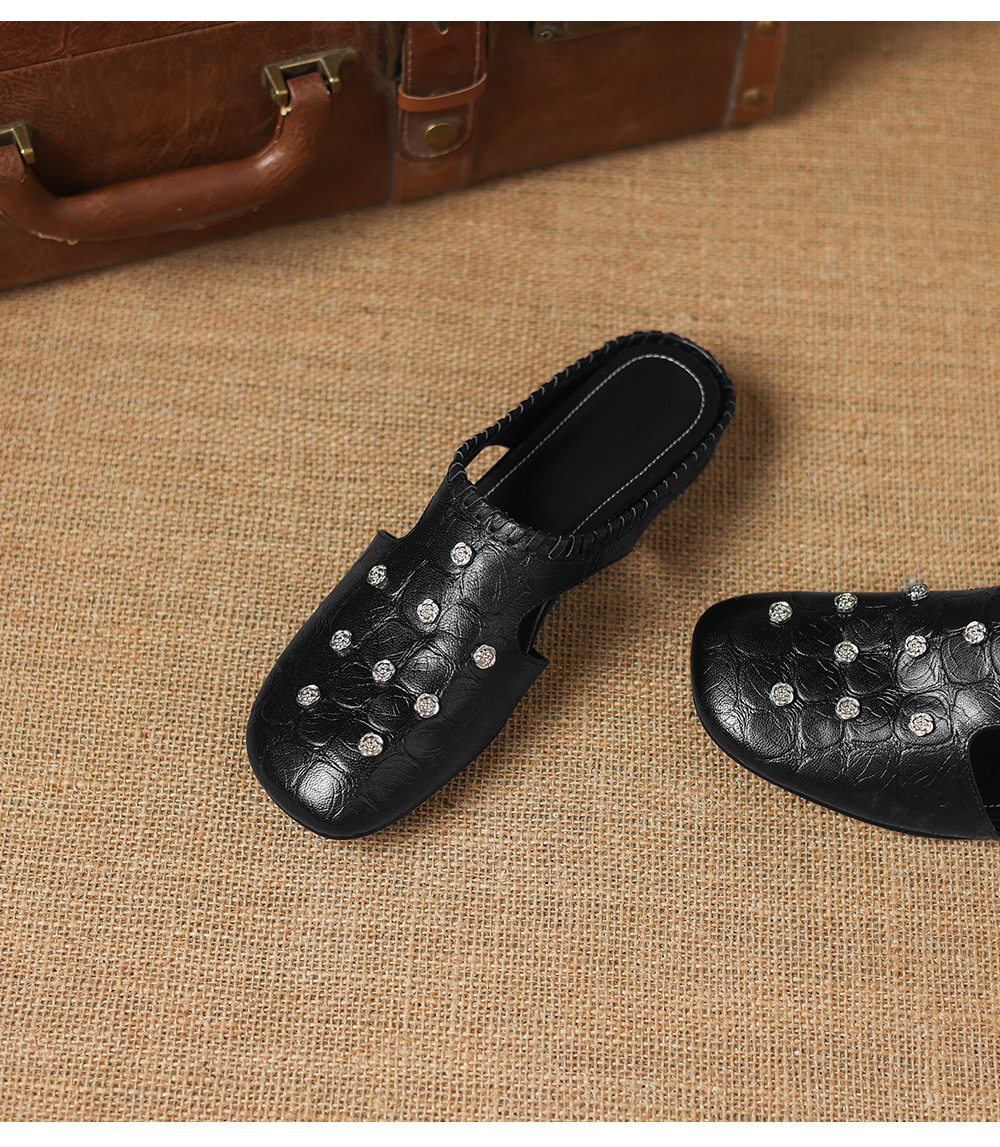 Sandal nữ hở mũi gót thấp da cừu vân đá, hoa đính mũi — đen chi tiết 18