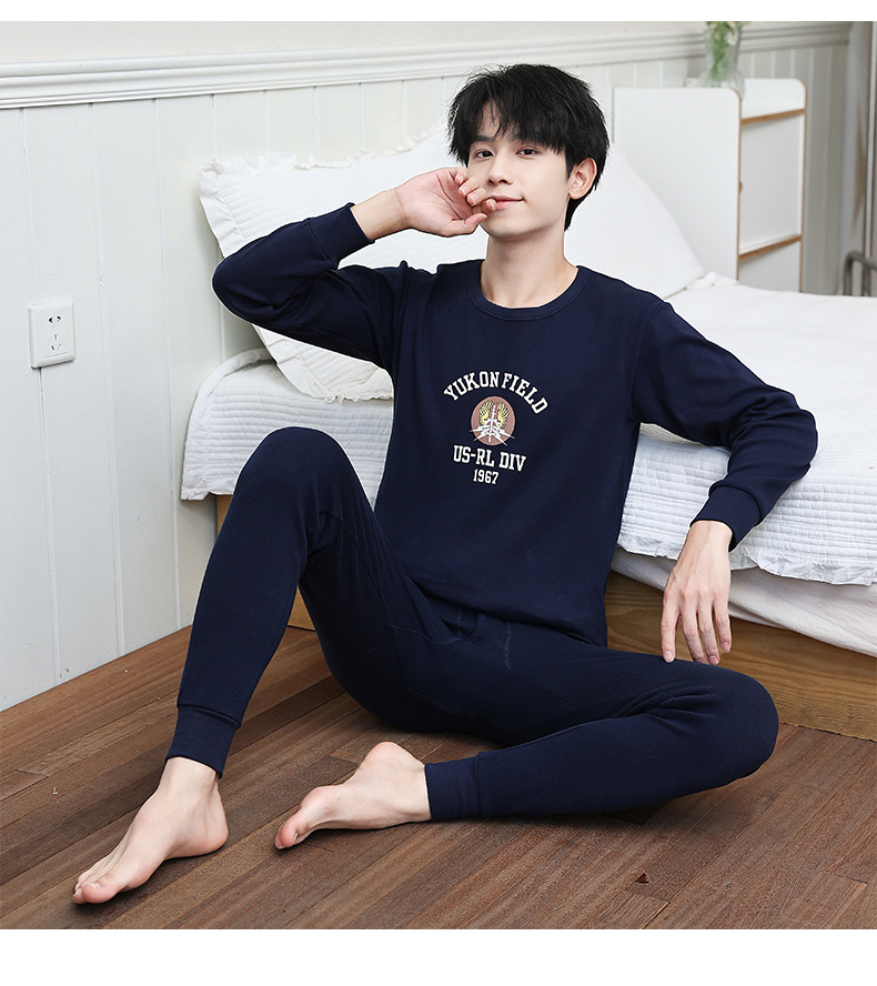 717 솔리드 네이비 크루 넥 나이트 배지