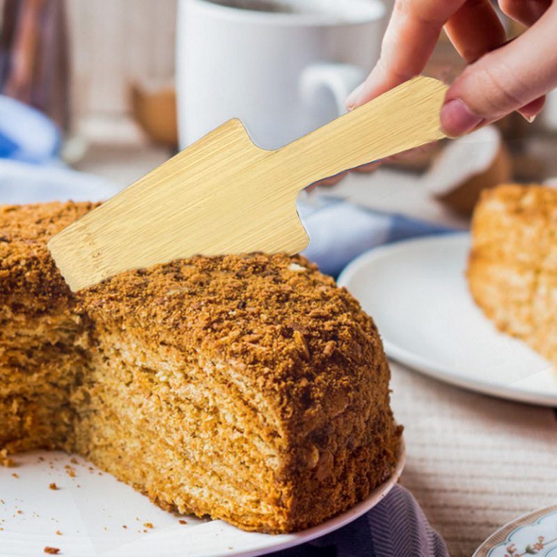 Venta al por mayor protección del medio ambiente bambú cumpleaños pastel vajilla cuchillo de corte de bambú engrosada pastel cuchillo con soporte de dientes cuchillo vajilla embalaje independiente
