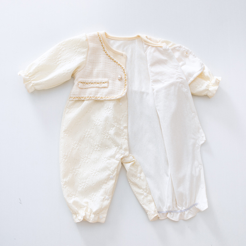 Bebé de manga larga de moda de manga larga mono estilo Chanel mameluco estilo occidental bebé niña doble capa de primavera y otoño de salida mameluco