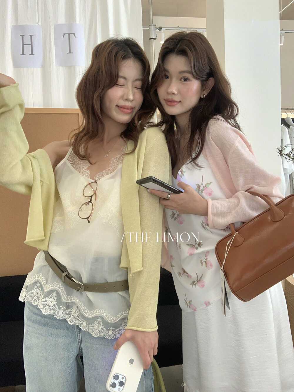 Áo khoác cardigan nữ cổ tròn chất liệu tre đũi chống nắng mỏng nhẹ — Đỏ thẫm, Xám cacbon, trắng ngà, xanh nhạt chi tiết 3