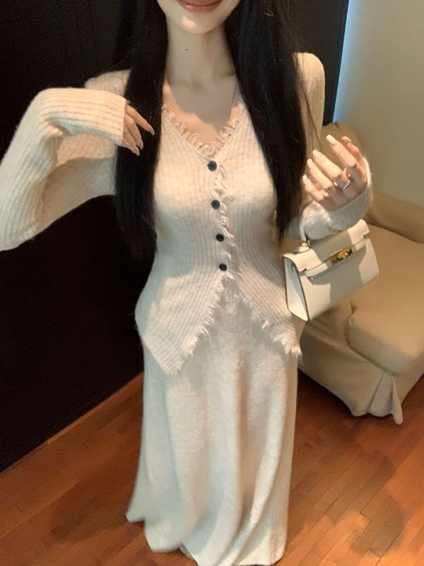 2025春秋韩系针织开衫女新款软糯V领毛边修身小众设计感百搭上衣|undefined