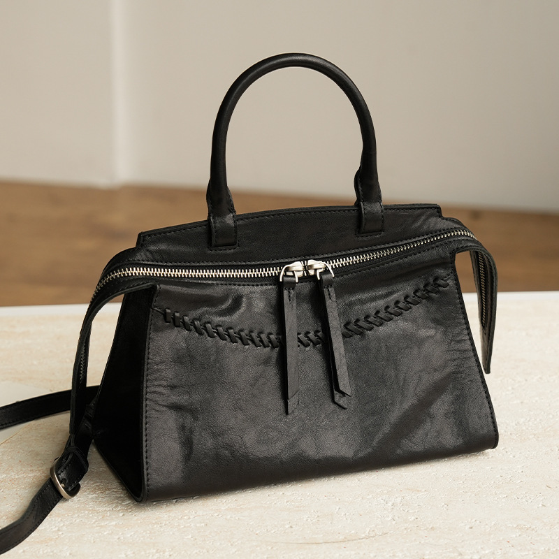 Crystal Vegetable-Tanned Leather Woven Handbag, Vintage Distressed Pleated Genuine Leather Women's Bag, Large Capacity, Single Shoulder Crossbody Commuter Bag Crystal Vegetable-Tanned Leather Woven Handbag, Vintage Distressed Pleated Genuine Leather Women's Bag, Large Capacity, Single Shoulder Crossbody Commuter Bag