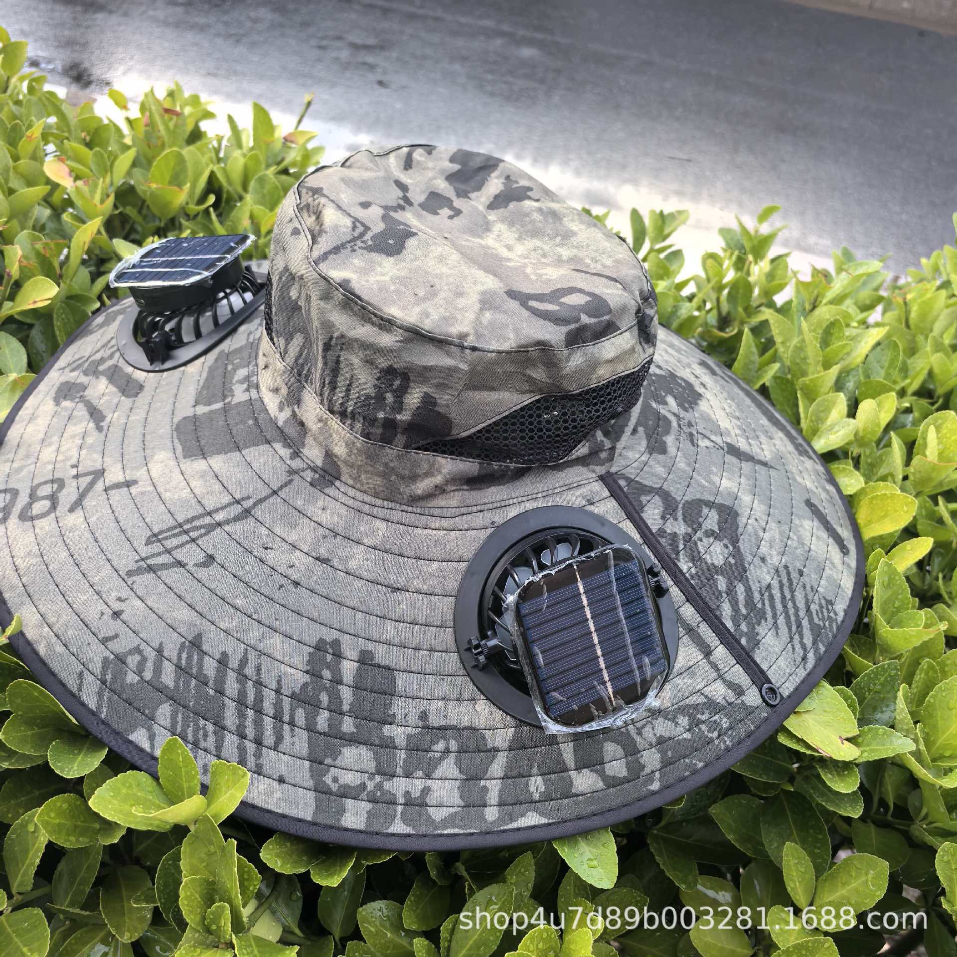 [스퀘어 솔라] 카무플라주 밀리터리 그린 [듀얼팬] (태양광 + USB 충전/듀얼 드라이브/강력한 배터리 수명)