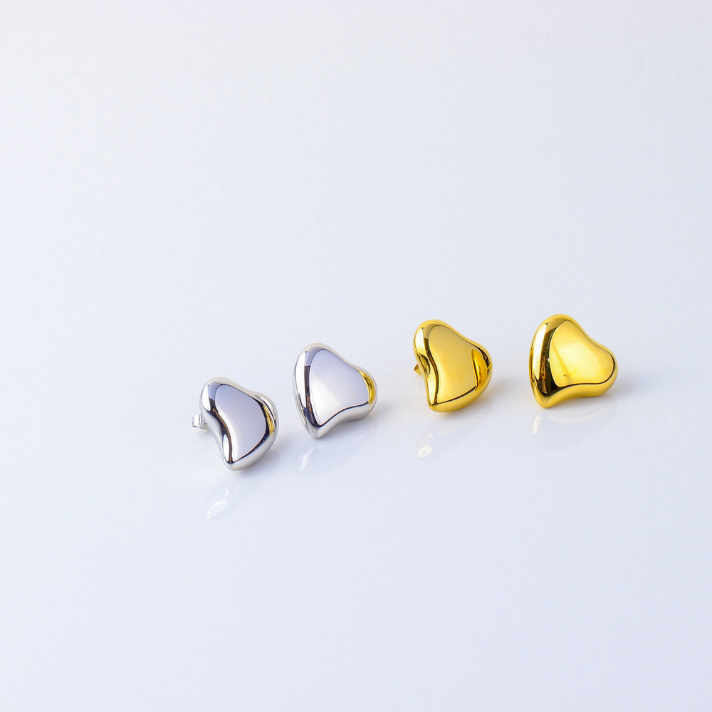 1 Pair Lady Korean Style Heart Shape Plating Stainless Steel Ear Studs display picture 1