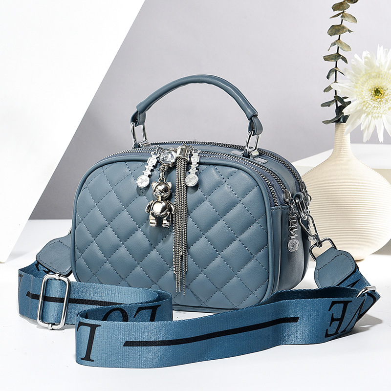 Taizhou bolsos de mujer bolsos de moda diamante bolsos de mano colgantes osos bordas tres capas bolsos de hombro