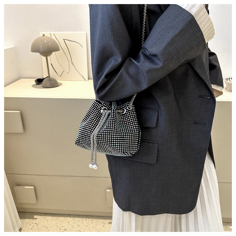 Minimalist Women's Bucket Bag With Diamond Details Single Shoulder_voghion.com