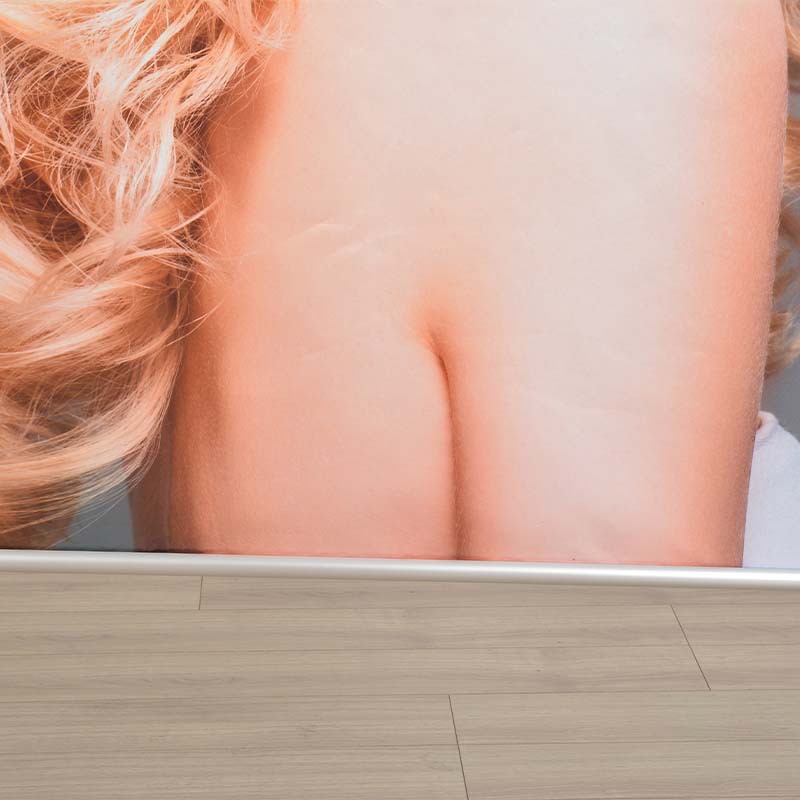 Póster publicitario para centro comercial, marco colgante de aleación de aluminio, pantalla de exhibición para poste de bandera exterior de supermercado, se puede personalizar según sea necesario para publicidad exterior.
