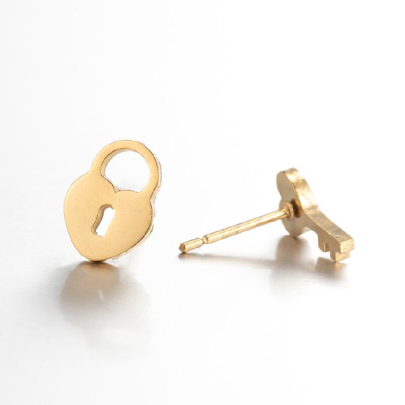 Apple Pattern Women'S Gender PVD Coated Real Gold Plated Apple Stainless Steel Simple Style Waterproof Non Tarnish Ear Studs