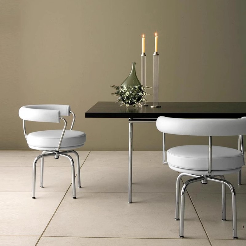 Bauhaus Silla de comedor nórdica Silla de acero inoxidable de lujo ligero Silla de oficina de conferencia de negociación de diseñador simple medieval Silla de respaldo