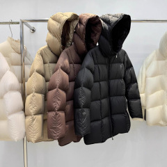 商场同款羽绒服女2025冬季新款连帽面包服外套中长款泡芙90豆腐块