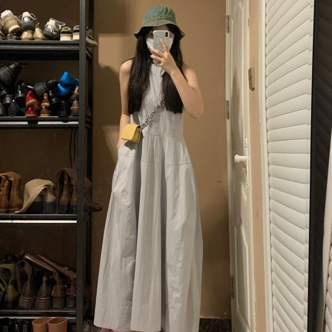 Французское оттенок серое маленькое платье летом 2025 новый свободный без рукавов жилет темперамент длинная юбка