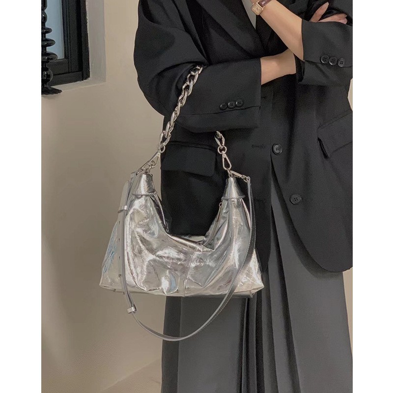 Chain Handheld Tote Shoulder 2024 New Simple Crossbody Commuter Women's Texture Genuine Leather Big Bag_voghion.com