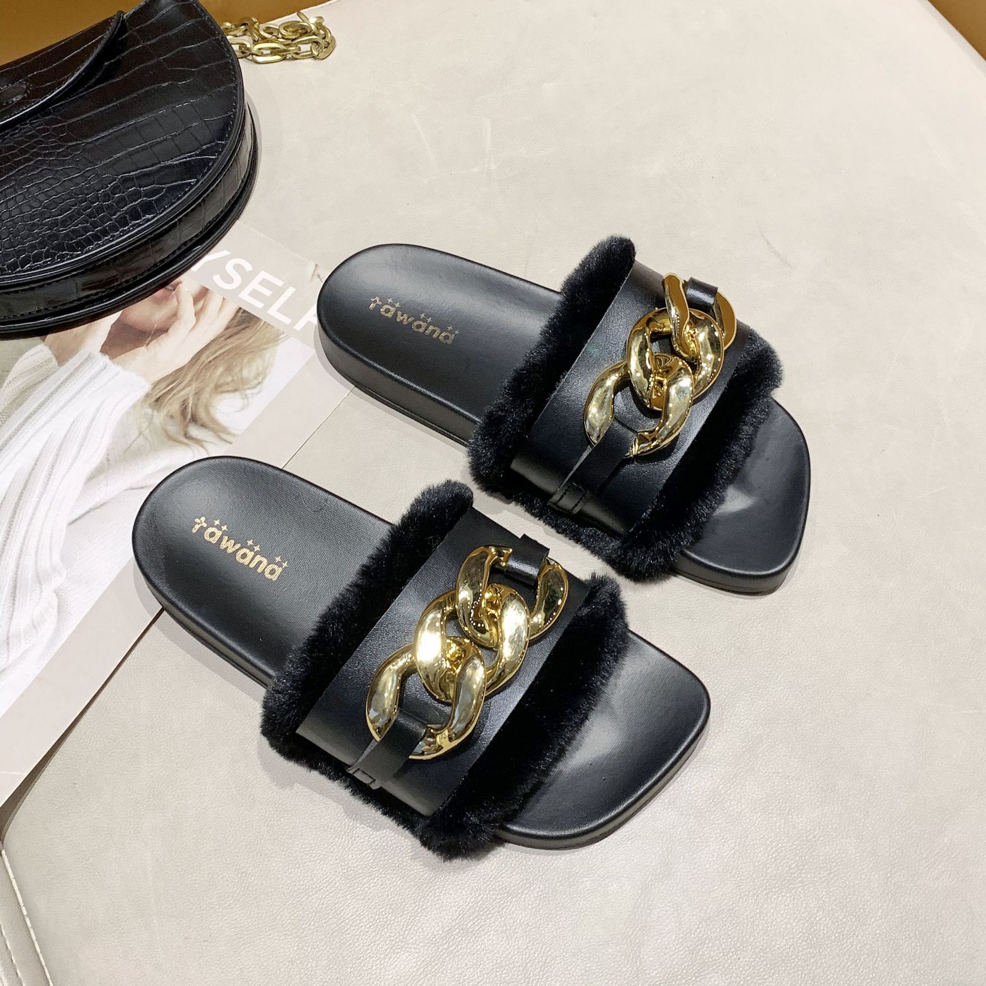 Tawana primavera y otoño nuevas zapatillas a juego de mujer de una sola palabra casual hogar al aire libre zapatillas de felpa comercio electrónico transfronterizo al por mayor