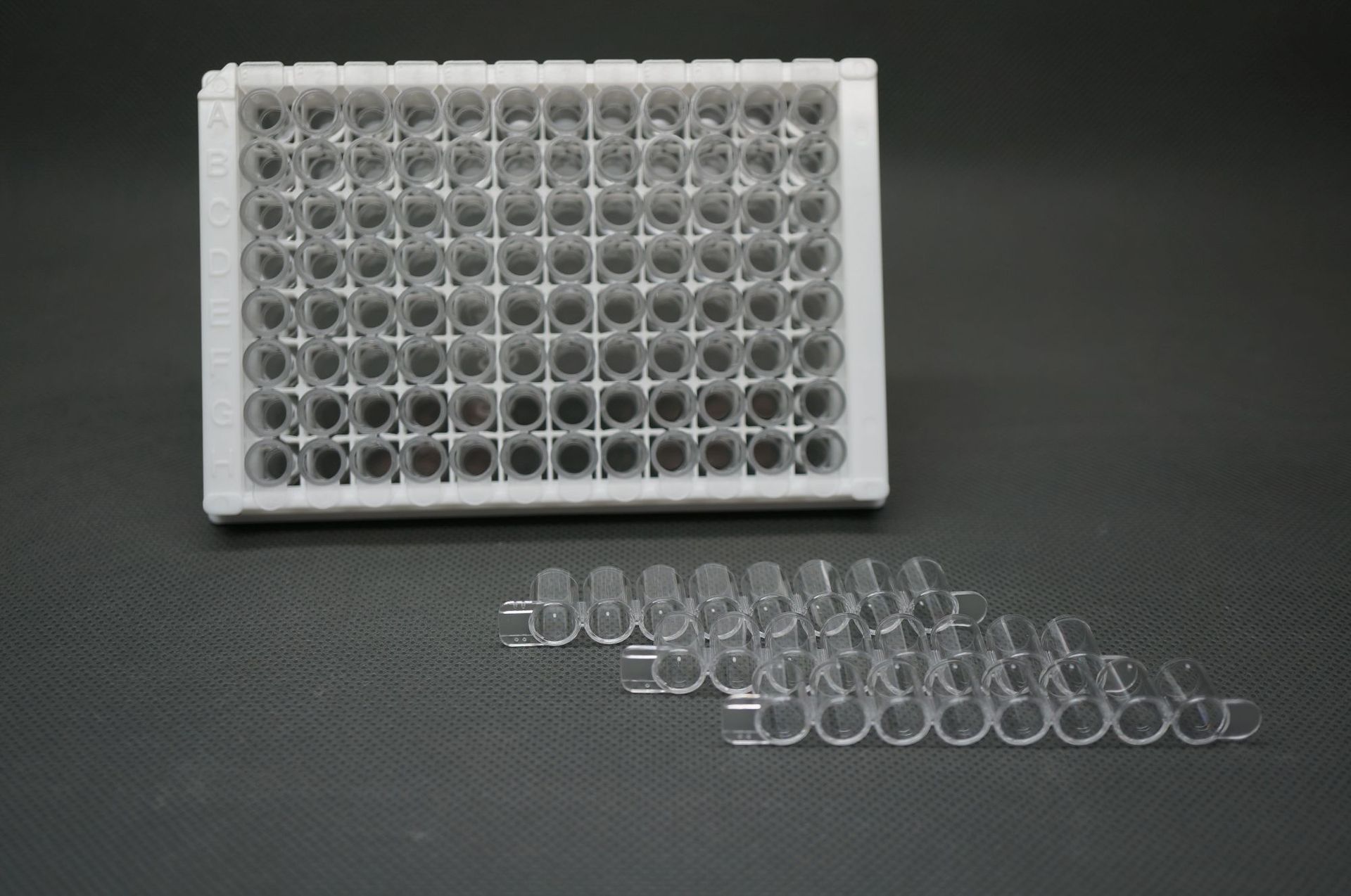 96孔酶标板  低吸附  8孔*12条 配透明孔条