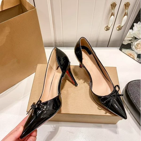 Заводская оптовая продажа CL, экспорт, горячая распродажа, однотонные туфли-лодочки с заостренным носком, боковыми вырезами, высокие каблуки, сексуальная красная подошва, модные босоножки с бантом для женщин