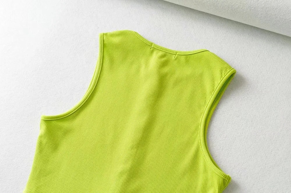 fashion solid color round neck single-breasted short vest NSHS52969