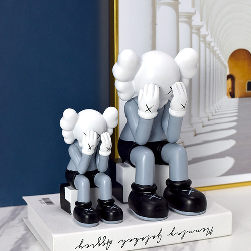 Kaws trendy doll creative figure living room decoration bar restaurant decoration resin storage tissue box decoration