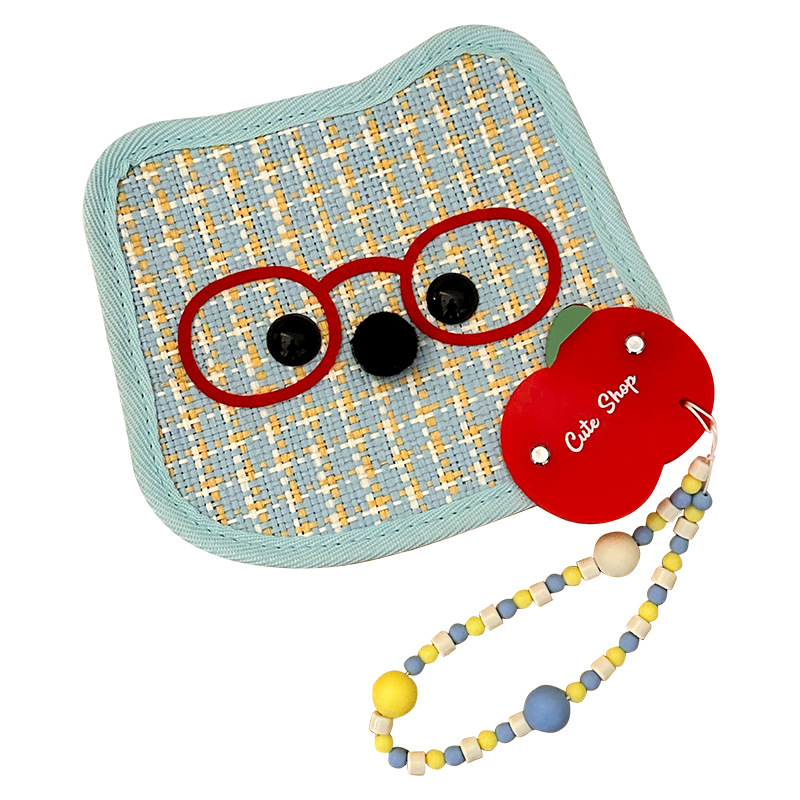 Abanico plegable bonito, abanico portátil de dibujos animados, mini abanico de tela para estudiantes, venta directa de fábrica al por mayor