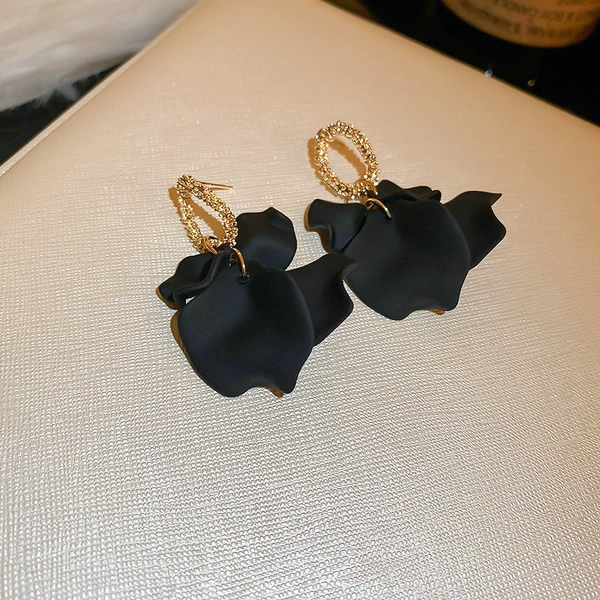 Black silver needle with tassels