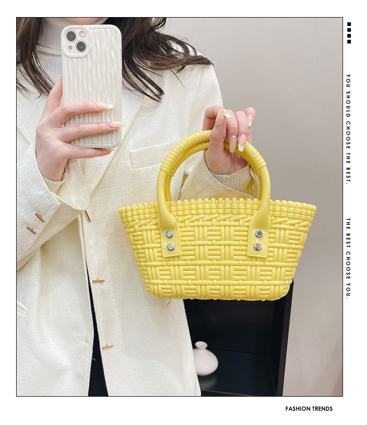 2025 New trendy and versatile crossbody mini vegetable basket jelly bag, fashionable hand-held woven bag, mini tote women's bag details Picture