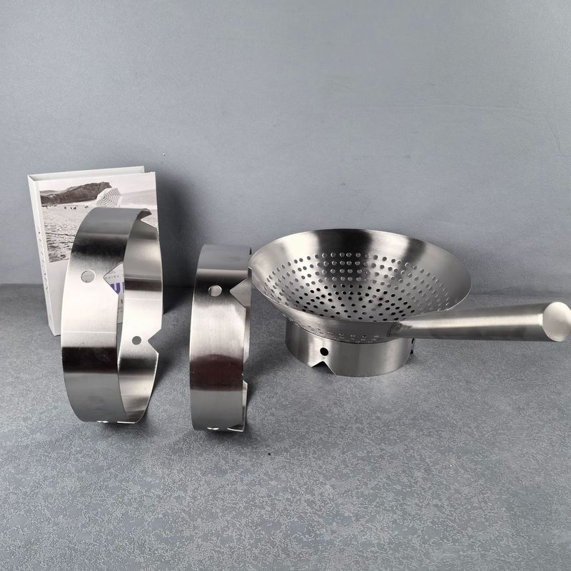 ステンレスの鍋の棚のスプーンの棚の円形の台所は厚い鍋のマットの断熱のマットを厚くします。|undefined