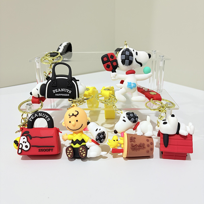 Space Snoop Dog Keychain Cartoon Lovely Car Keychain Girl Heart Couple Bag Colgante al por mayor