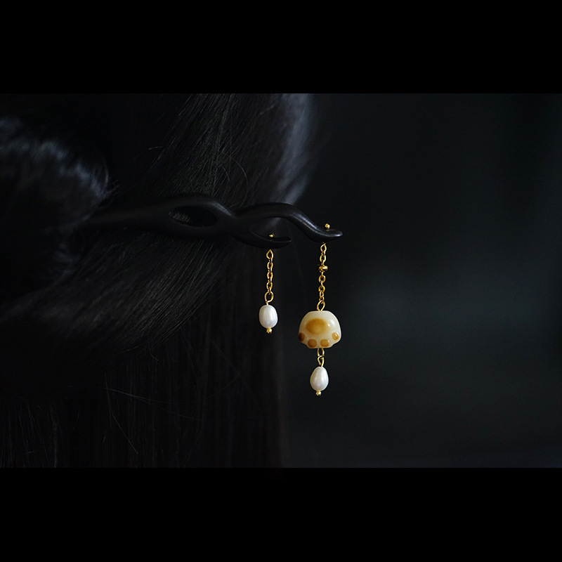 꼬인 고양이 발톱 펜던트 [천연 흑단]