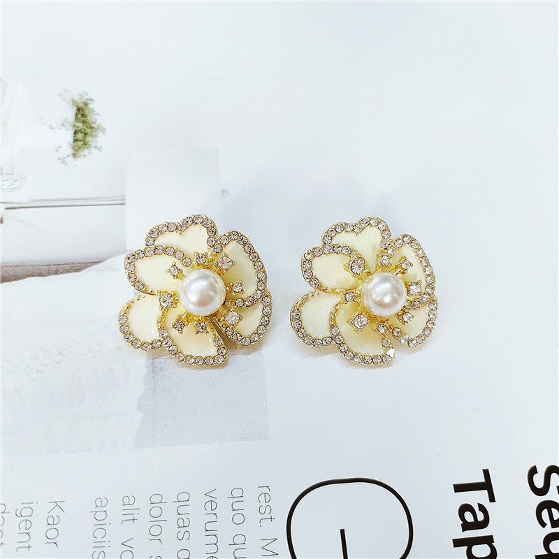 Fashion Simple Hollow Flower Earrings display picture 6