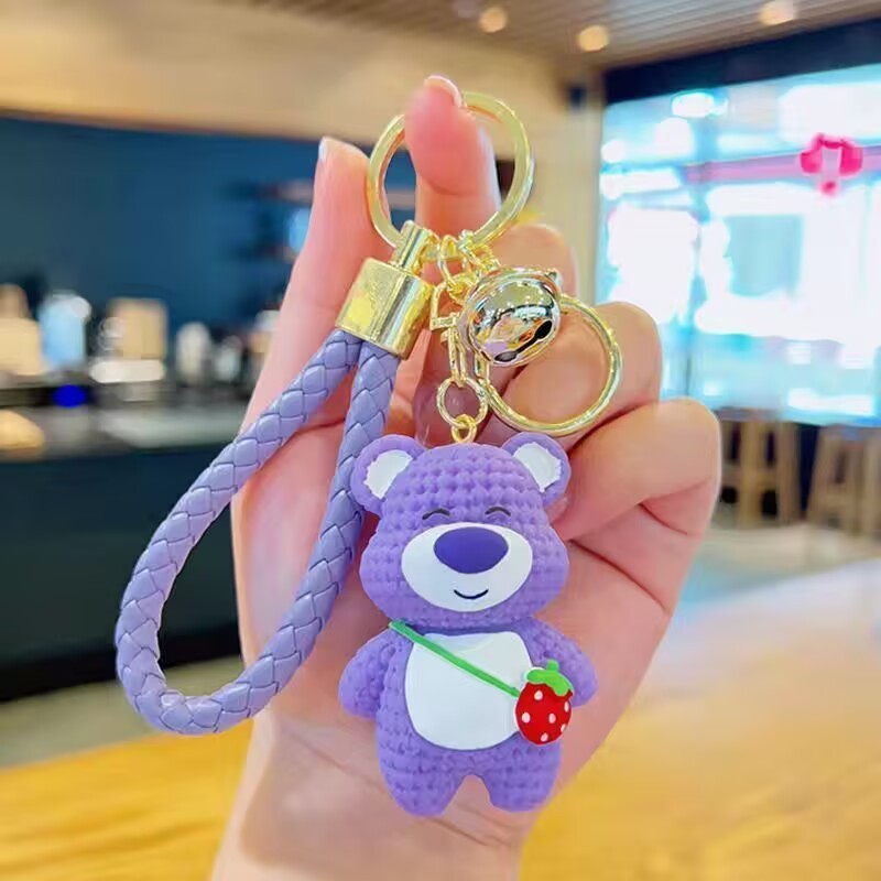 赤い鈴のイチゴのキーホルダーの女性のかわいい車のキーチェーンの装飾のファッション感の女子学生はfttのリュックサックを包みます。|undefined