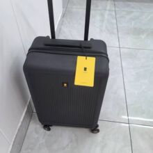 地平线8号行李箱宽拉杆箱大容量耐用PC行李箱20寸登机直纹黑旅行