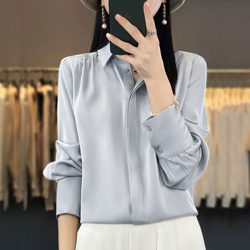 Французская атласная белая рубашка Женская весна и лето 2024 Новый дизайн чувство ниши шикарный POLO воротник рубашка