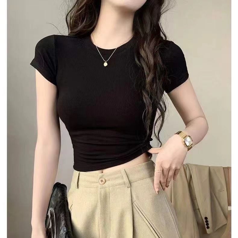 Áo thun nữ cổ tròn dáng ngắn, bó sát eo cao, hở rốn — Màu đen