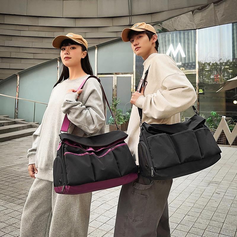 Universal fashionable trend travel bag for men and women