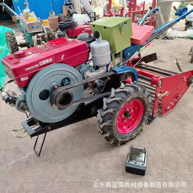 畅销12马力自走式土豆收获机振筛式花生收果机田园高效马铃薯出果