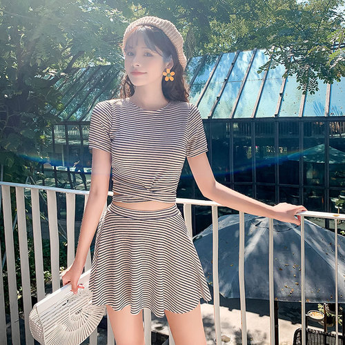 High-waist separates bikini swimsuit for women, summer conservative, flat angle, slimming, short-sleeved striped Japanese-style swimsuit,  new arrival