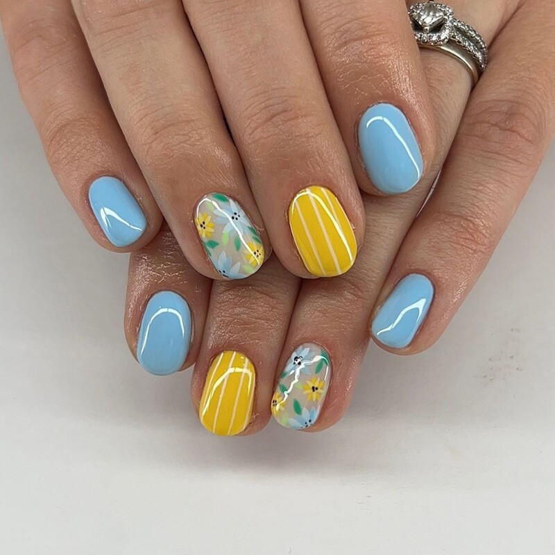 Blue and Yellow Color-Blocking Nail Strips, Striped Chrysanthemum Macaron Color Series Nail Pieces, Summer Bright Color Press-On Fake Nails