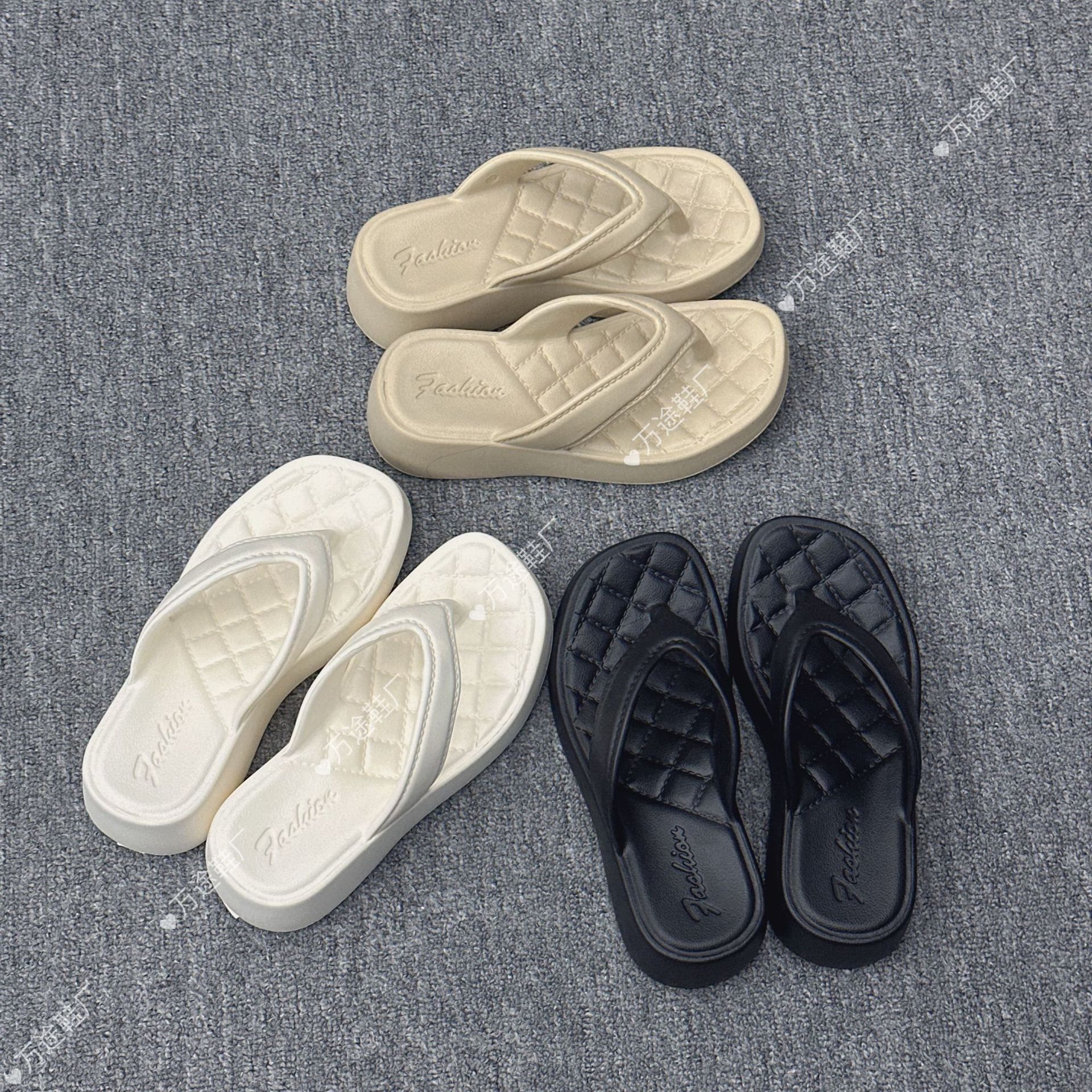 New Style 5cm Thick-Soled Faux Leather Flip-Flops for Women with Arch Support, Suitable for Summer Outdoor Wear, Non-Slip Soft Sole, Height-Increasing Beach Shoes