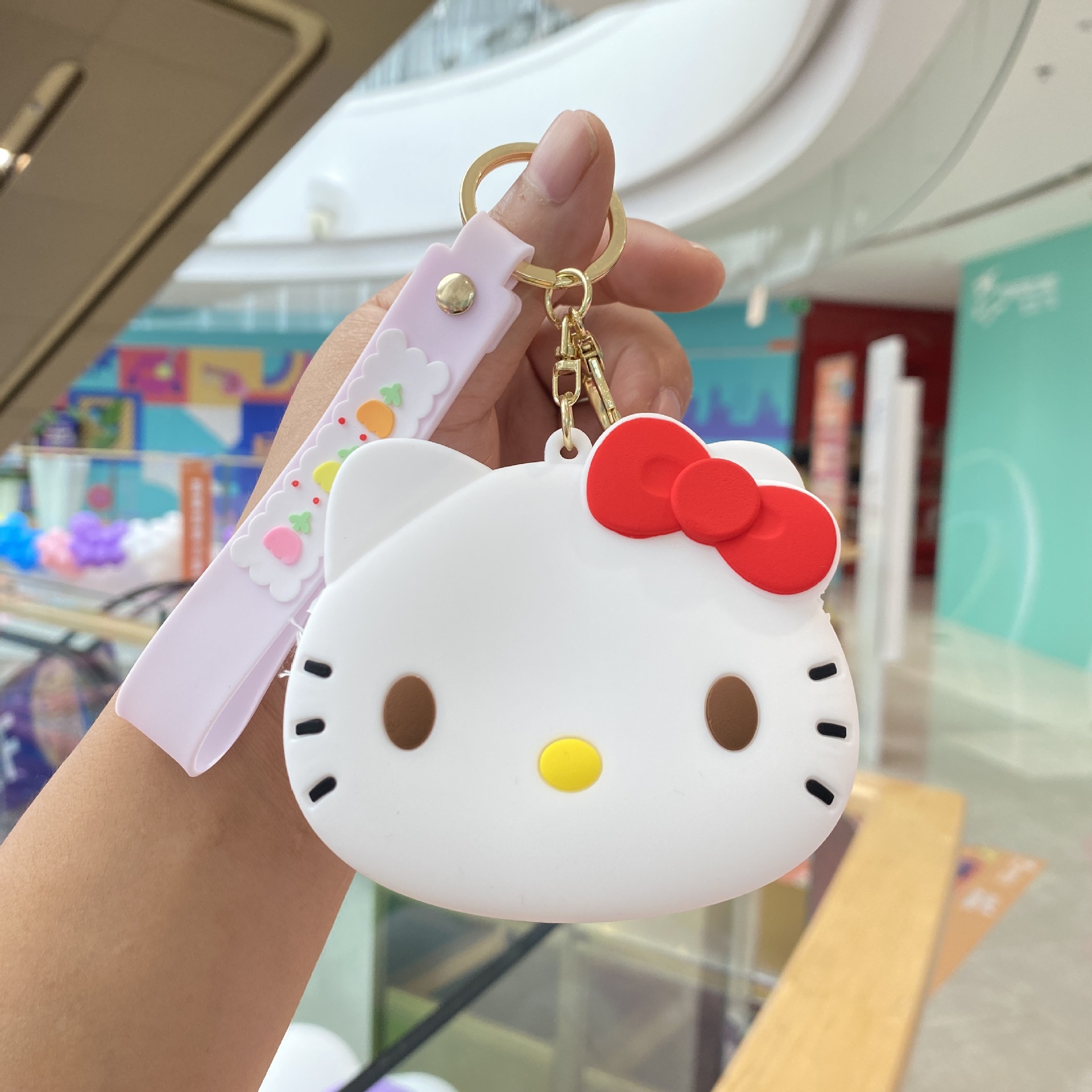 サンリオの小銭入れのキーホルダーが可愛いです。