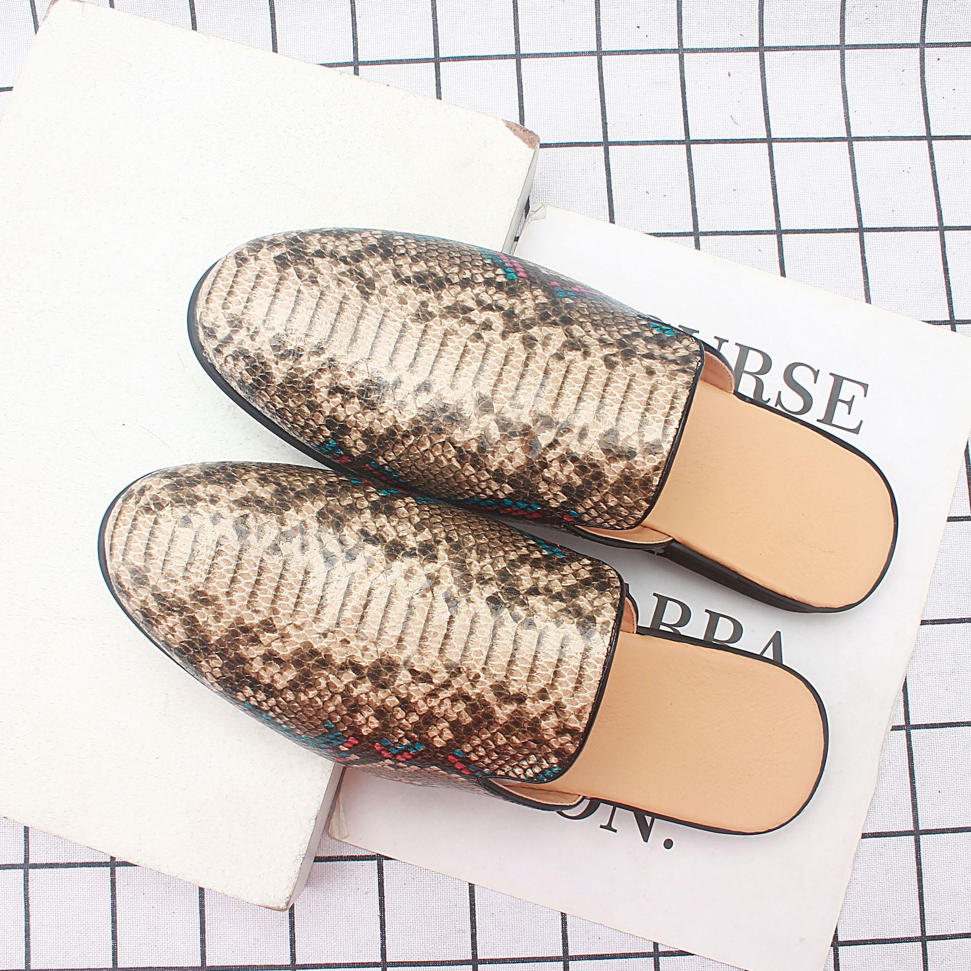 �¿��и��԰���ƤЬ�����⴩��ͷ����Ьʱ����������1389