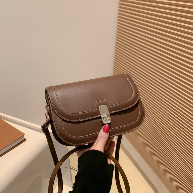 Niche designer bag textured small bag for women 2022 new trendy retro underarm small square bag autumn shoulder bag Niche designer bag textured small bag for women 2022 new trendy retro underarm small square bag autumn shoulder bag
