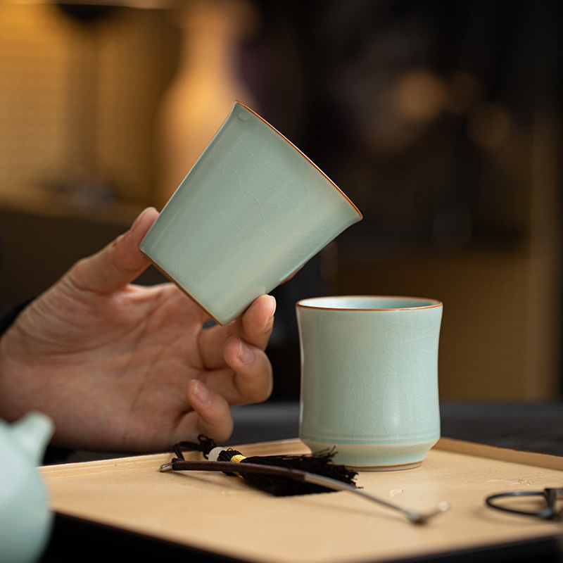 Ruyao Tianqing Kung Fu Tea Cup 오프닝 필름은 티 세트 티 보울 개인 마스터 컵 골동품 Ruyao 세라믹 컵을 올릴 수 있습니다.