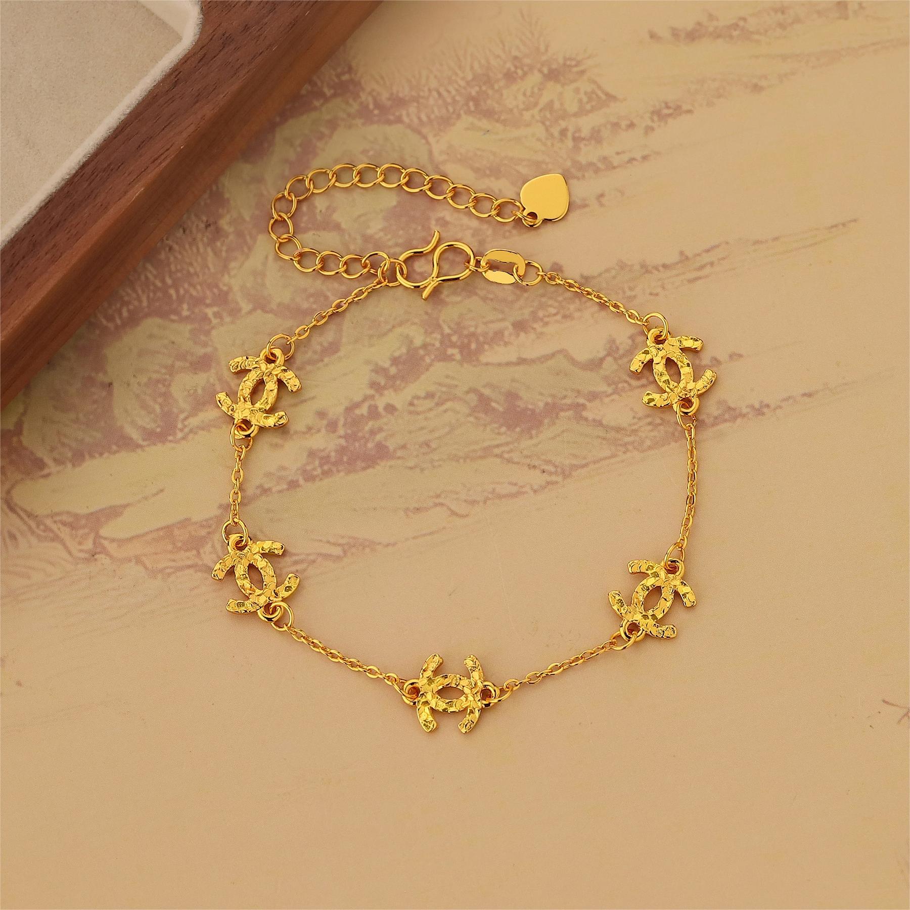 Spit Ice Double C Bracelet Light Luxury High-End Fashion Niche Temperament Versatile 2025 New Hand Accessories Gift for Girlfriend