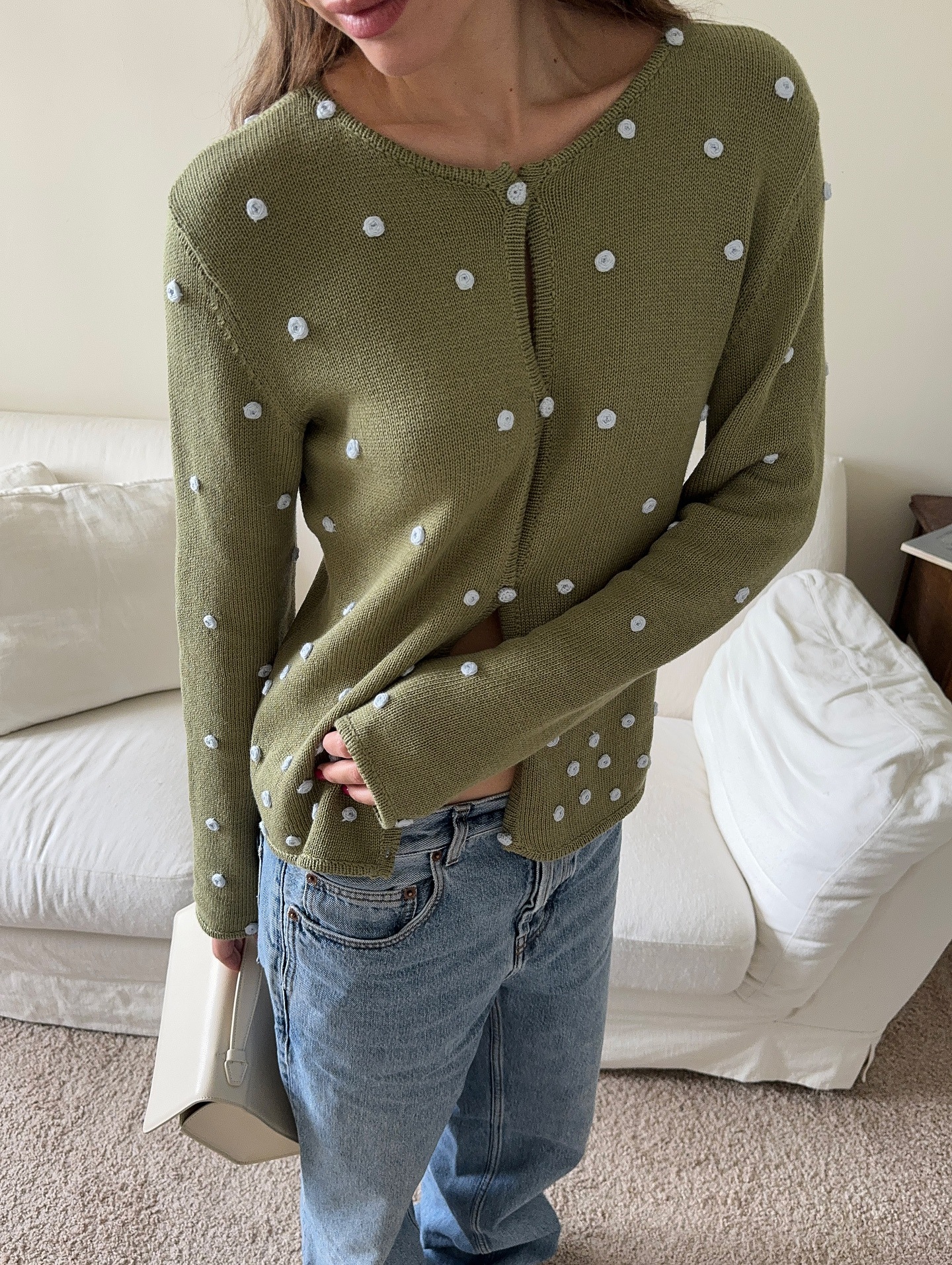 Sweater with a round collar